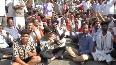 Karnataka BJP stages protest after NEET aspirant asked to remove 'janeu' before exam